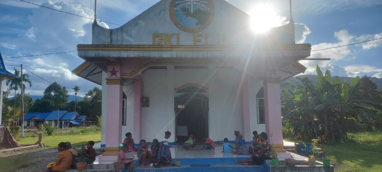 PW Jemaat GKI Elim Tamoge Rayakan HUT PW Klasis GKI Windesi ke-2 dengan Ibadah Syukur